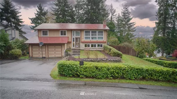 2985 Maple Crest LN SE, Port Orchard, WA 98366