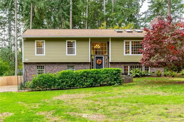 1040 Lummi DR, Fox Island, WA 98333