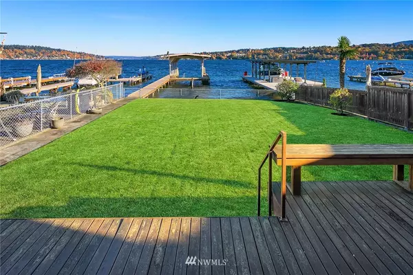 8718 S 113th ST, Seattle, WA 98178