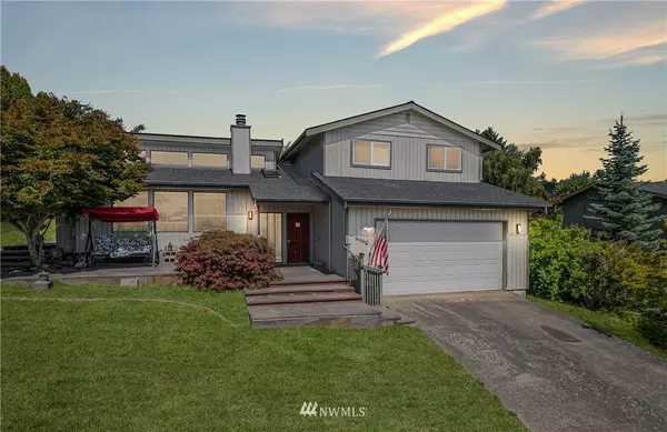 2442 Heights DR, Ferndale, WA 98248