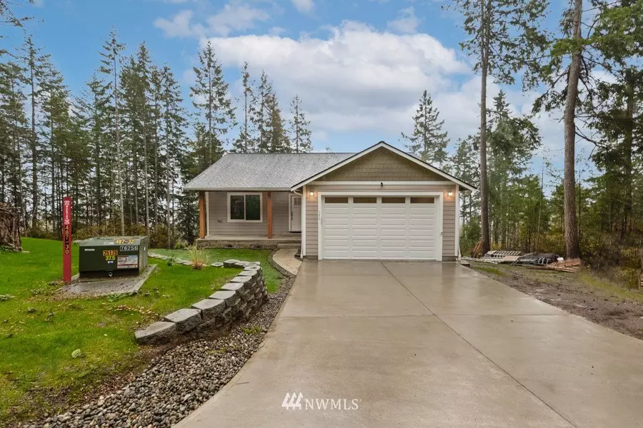 151 NE Admiral DR, Belfair, WA 98528