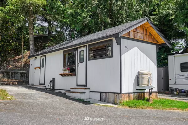 5920 SW 200th ST #16, Lynnwood, WA 98036