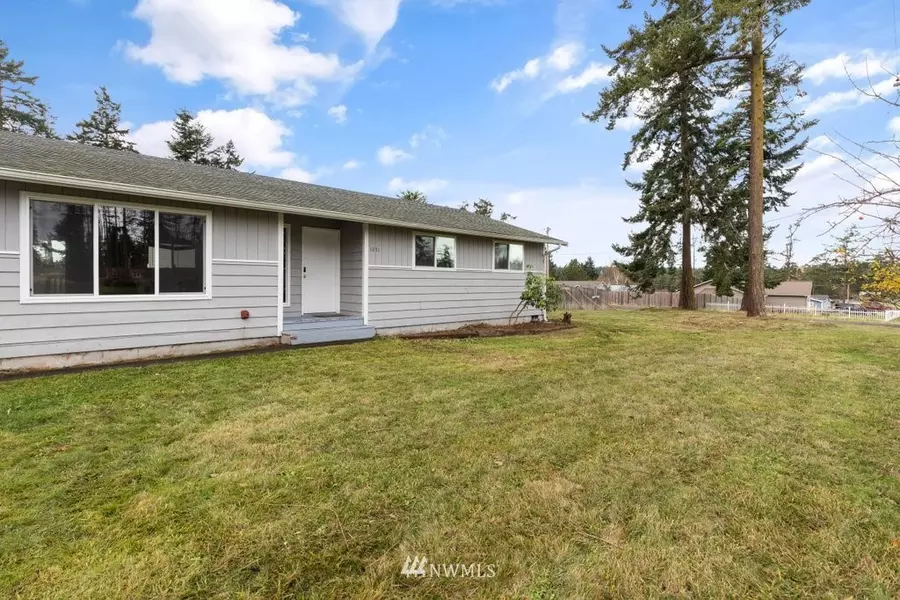 1051 Sidney ST, Oak Harbor, WA 98277