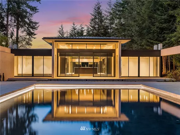 134 Huckleberry LN, Shoreline, WA 98177