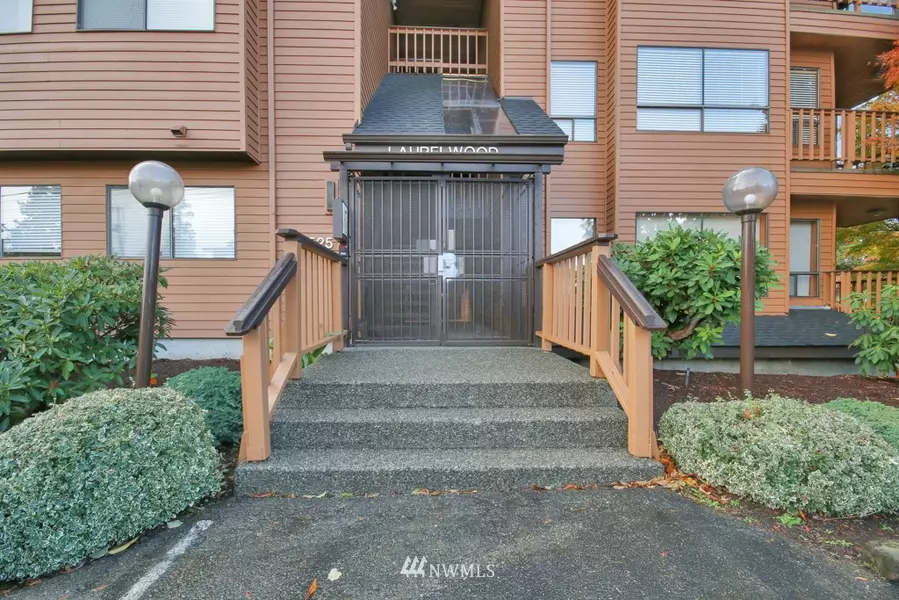 15525 6th AVE SW #12, Burien, WA 98166