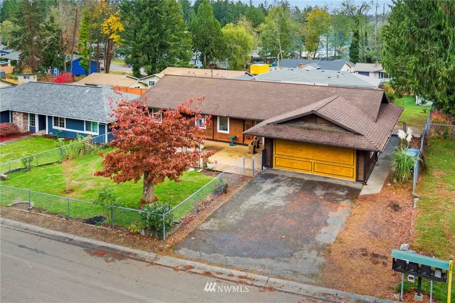 521 NE Valley Oak DR, Bremerton, WA 98311