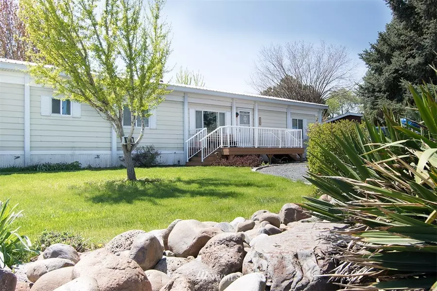 8597 Vince RD NE, Moses Lake, WA 98837