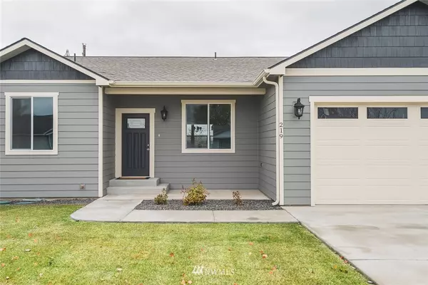 Moses Lake, WA 98837,219 Sybel LN