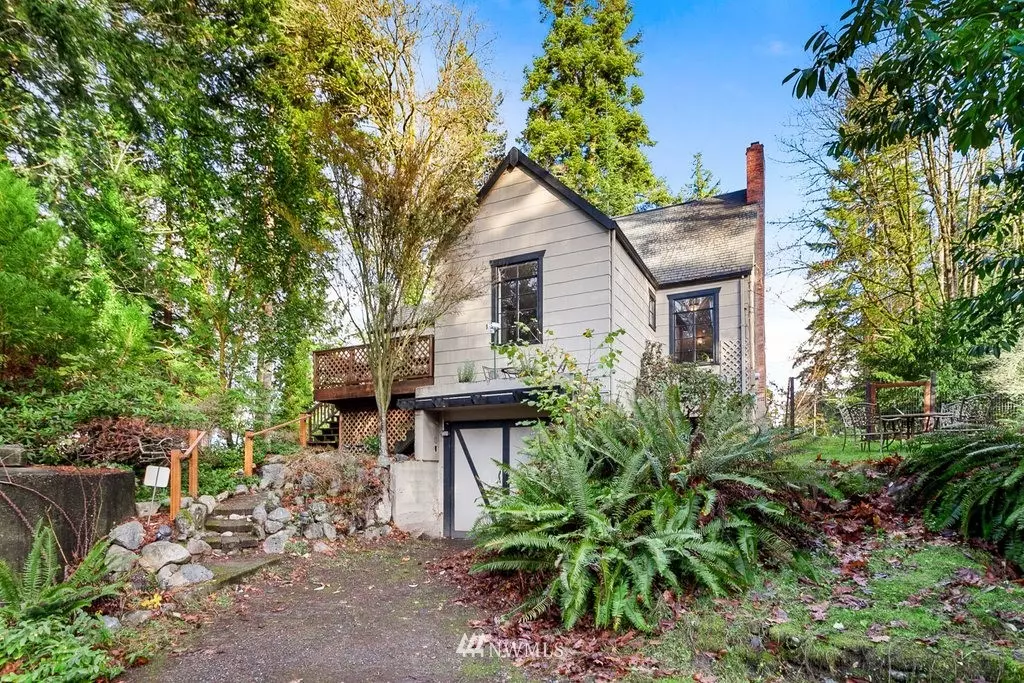Suquamish, WA 98392,19378 Augusta AVE NE