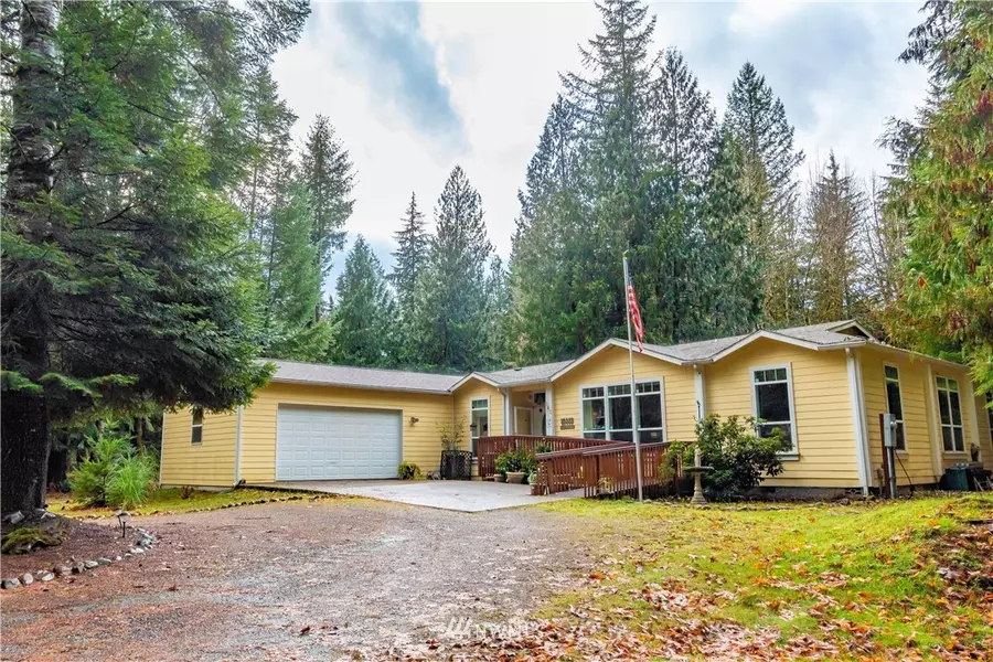 141 Cougar DR, Packwood, WA 98361