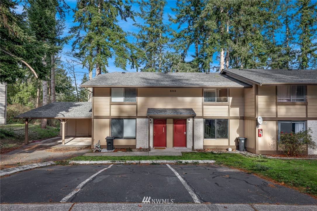 800 SW Harrier CIR #2, Oak Harbor, WA 98277