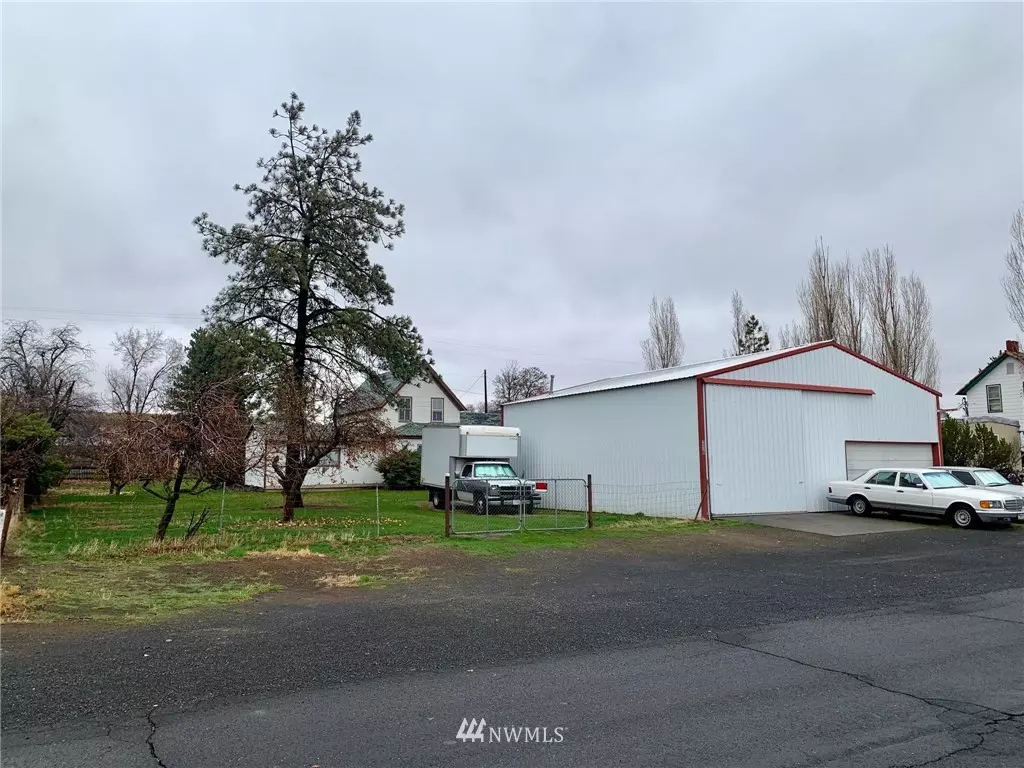 Lind, WA 99341,316 W 2nd ST