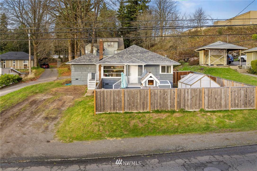 1004 Sylvan WAY, Bremerton, WA 98310