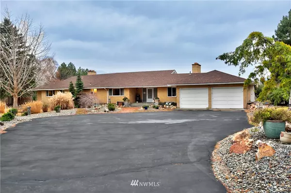 736 W Ridge DR, Omak, WA 98841