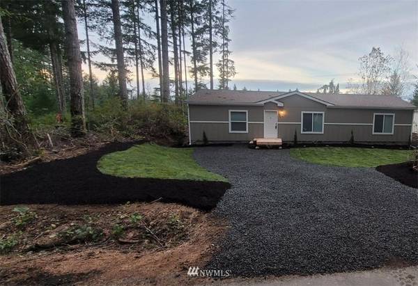 1830 E Trails End DR, Belfair, WA 98528