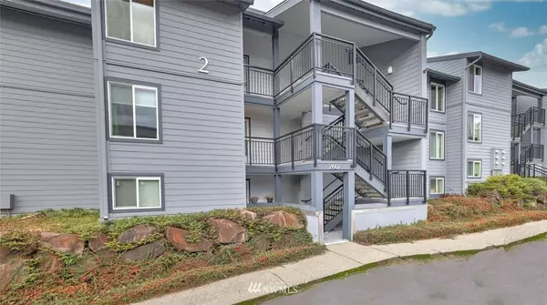 2607 NE 4th ST #217, Renton, WA 98056