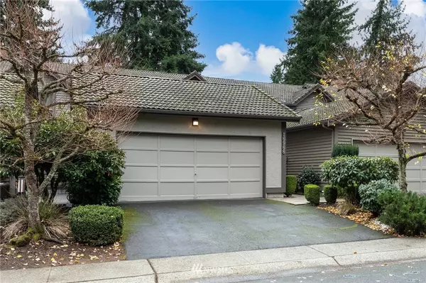 16966 65th LN NE, Kenmore, WA 98028