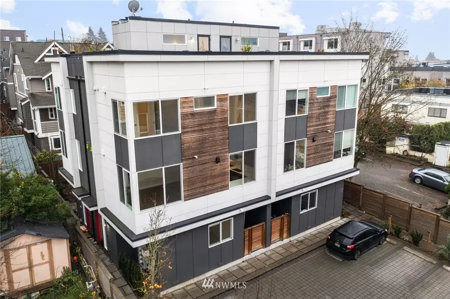 114 16th AVE #D, Seattle, WA 98122