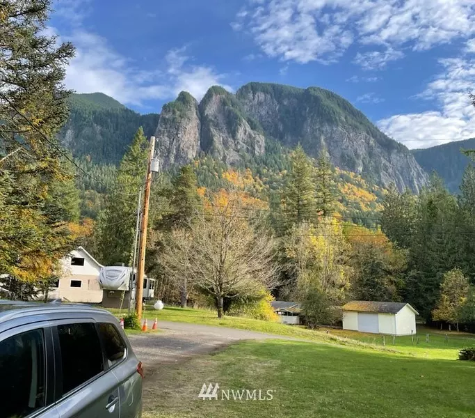 Snoqualmie, WA 98065,44606 SE 70 ST