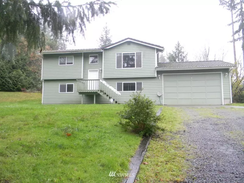 531 E Lakeshore DR, Allyn, WA 98524