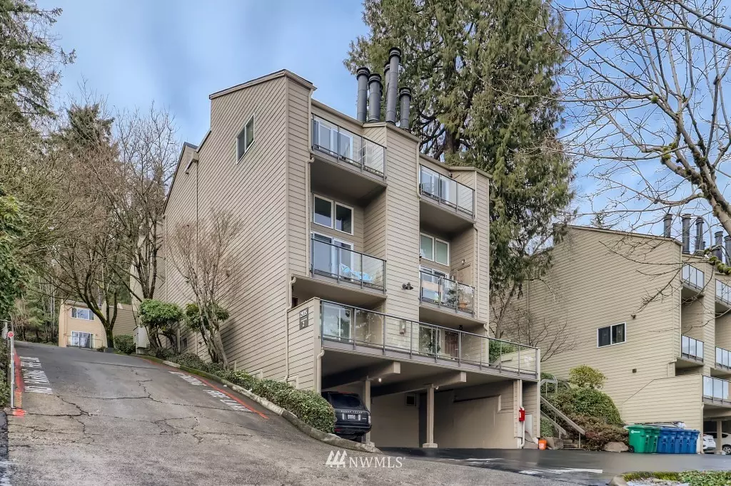 Mercer Island, WA 98040,2933 76th AVE SE #23A