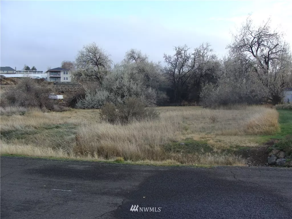 Moses Lake, WA 98837,8989 SE Goodrich RD