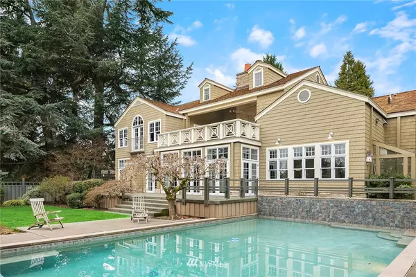 5647 NE Keswick DR, Seattle, WA 98105