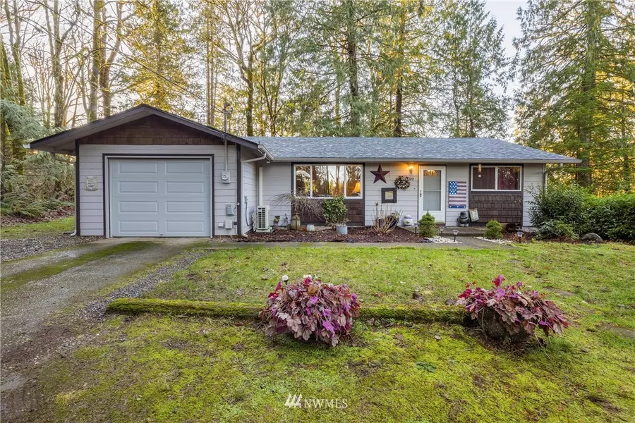 390 E Rasor RD, Belfair, WA 98528