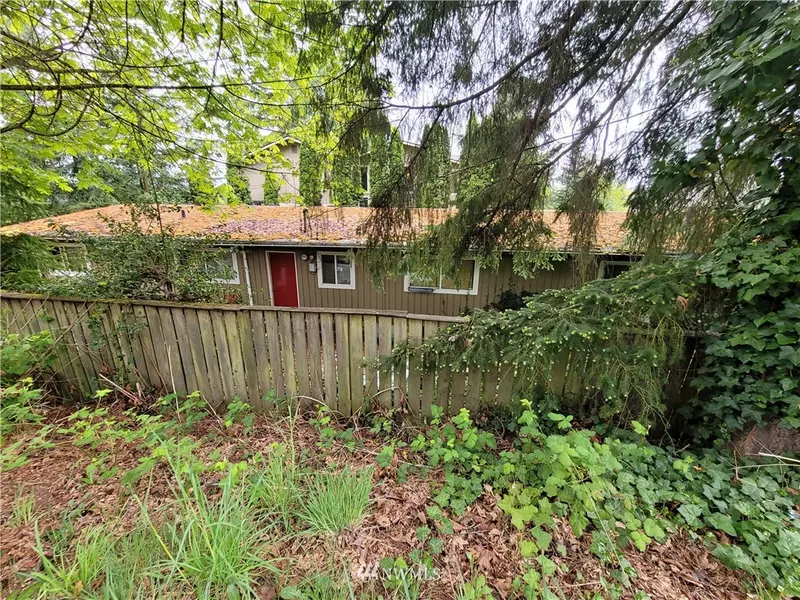 10333 NE 189tth ST, Bothell, WA 98011