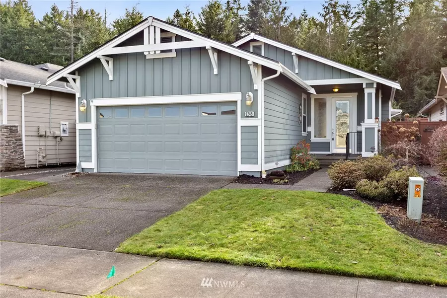 8245 Bainbridge LOOP NE, Lacey, WA 98516