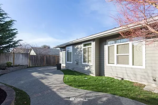 Sequim, WA 98382,141 Petal LN