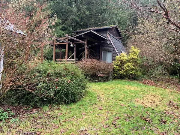 8766 Sands AVE NE, Bainbridge Island, WA 98110