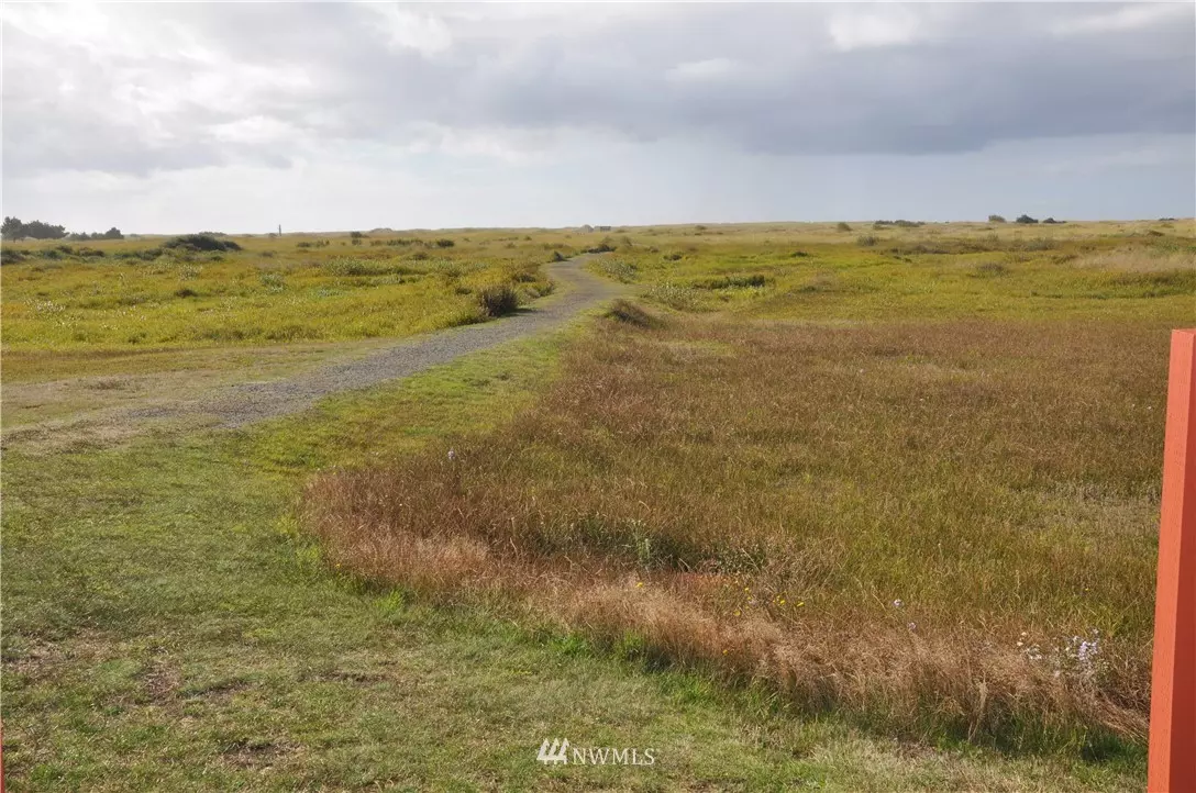 Long Beach, WA 98631,210 28th ST NW #219