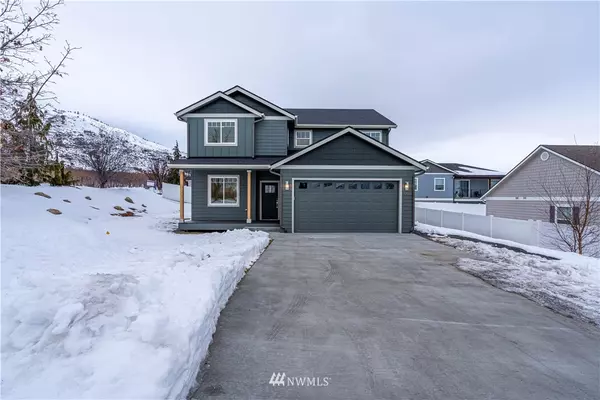 1002 Crest LOOP, Entiat, WA 98822