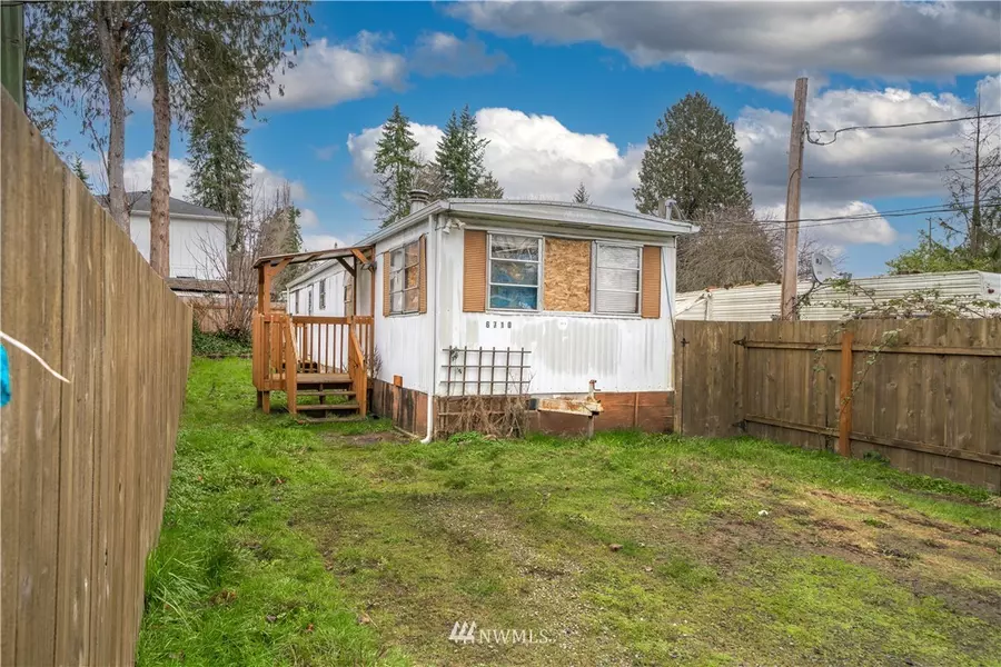 6710 NE Fir ST, Suquamish, WA 98392