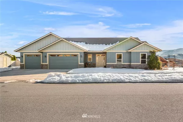 441 Laurie DR, Wenatchee, WA 98801