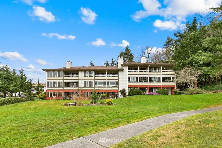 23407 Lakeview DR #G101, Mountlake Terrace, WA 98043