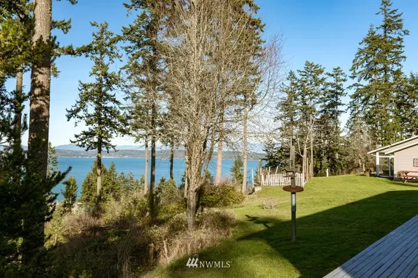 Oak Harbor, WA 98277,3750 Dove LN