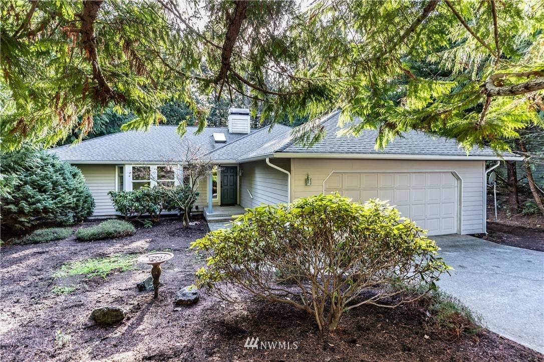 40 Falcon LN, Port Ludlow, WA 98365