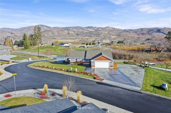 289 Cloudless DR, Manson, WA 98831