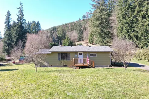 121 Wright RD, Glenoma, WA 98336