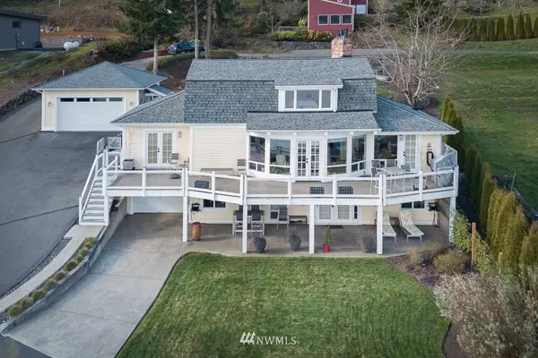 17454 Nordic Cove LN, Poulsbo, WA 98370
