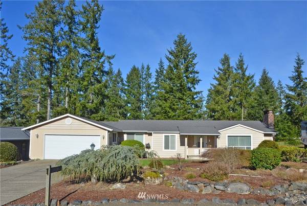 250 Fairway DR, Allyn, WA 98524