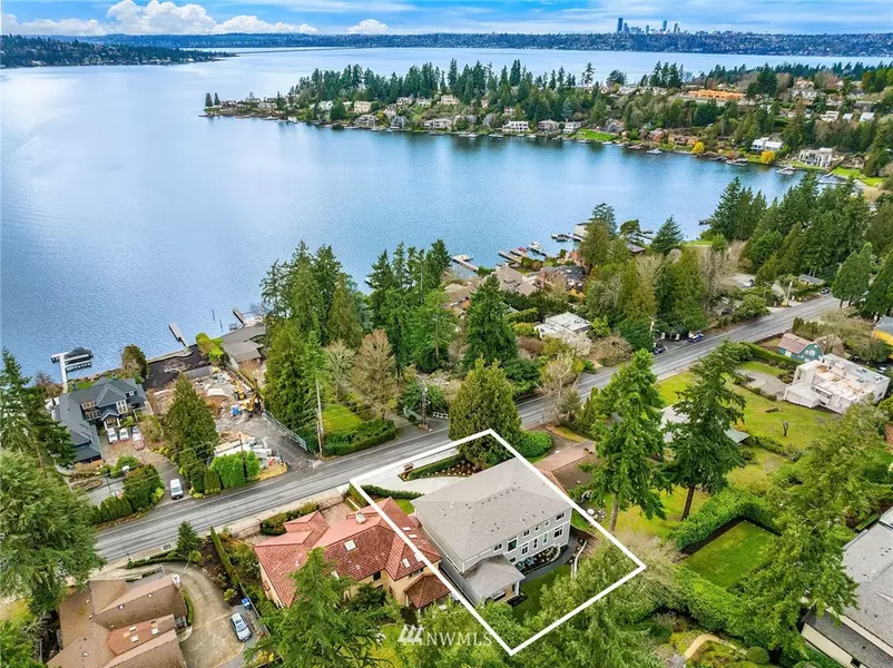 9526 Lake Washington BLVD NE, Bellevue, WA 98004