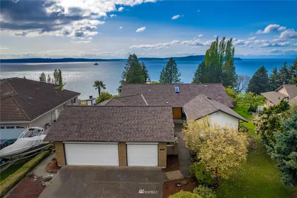 92 Tatoosh PL, Steilacoom, WA 98388