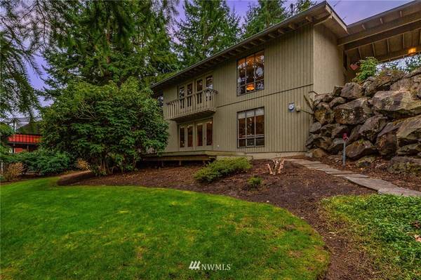 9301 SE 68th ST, Mercer Island, WA 98040