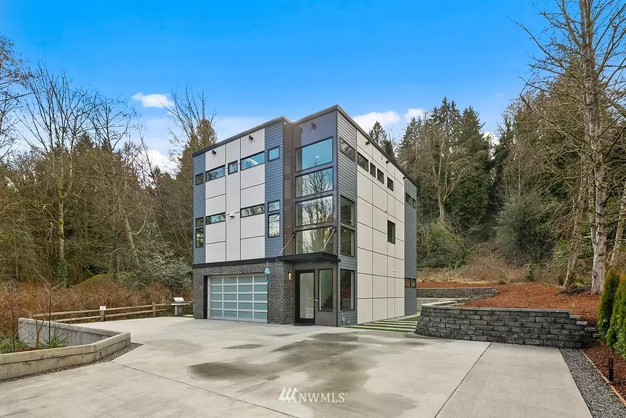 17735 28th AVE NE, Lake Forest Park, WA 98155