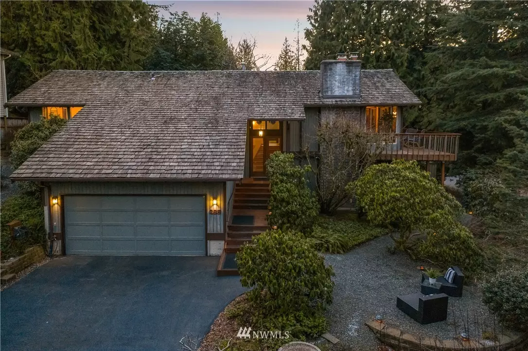 Issaquah, WA 98027,285 Mt Rainier PL NW