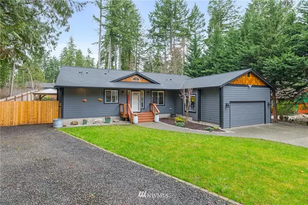 271 E Lake Forest DR, Allyn, WA 98524