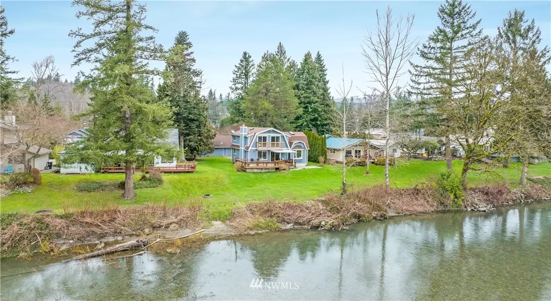 906 Dyer RD, Sultan, WA 98294